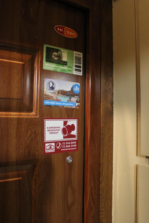 Izzy Apartament Apartment Miskolc Luaran gambar