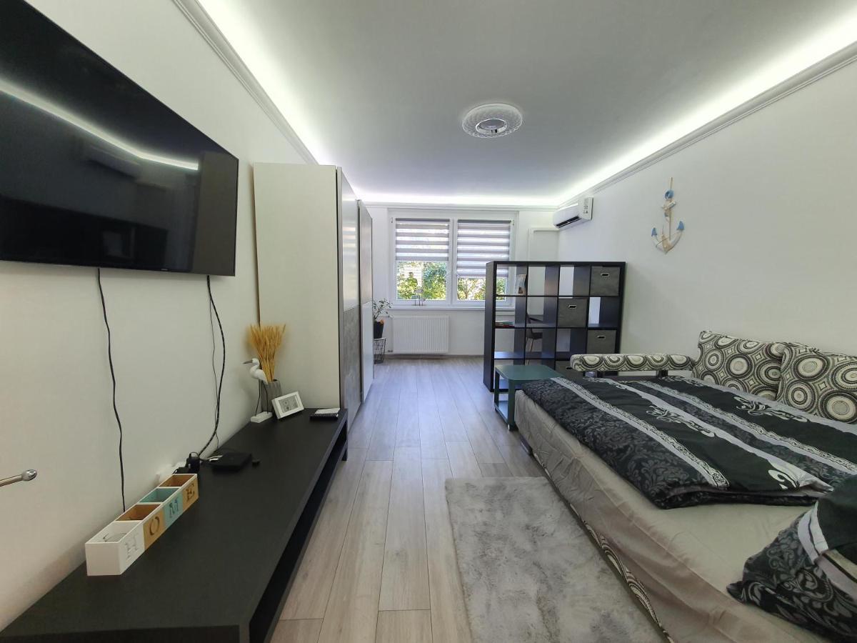 Izzy Apartament Apartment Miskolc Luaran gambar
