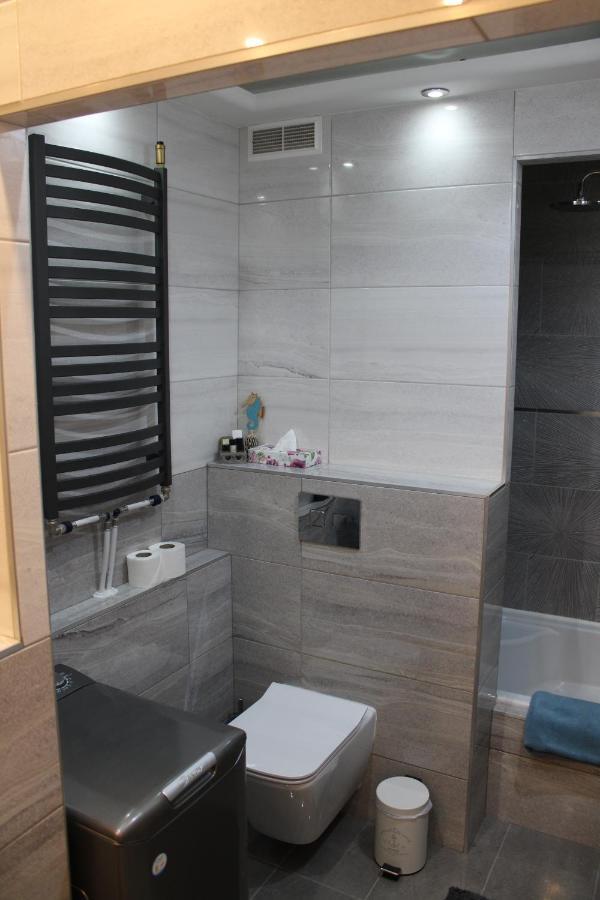 Izzy Apartament Apartment Miskolc Luaran gambar