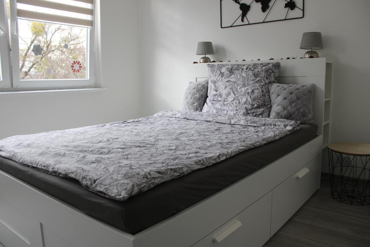 Izzy Apartament Apartment Miskolc Luaran gambar
