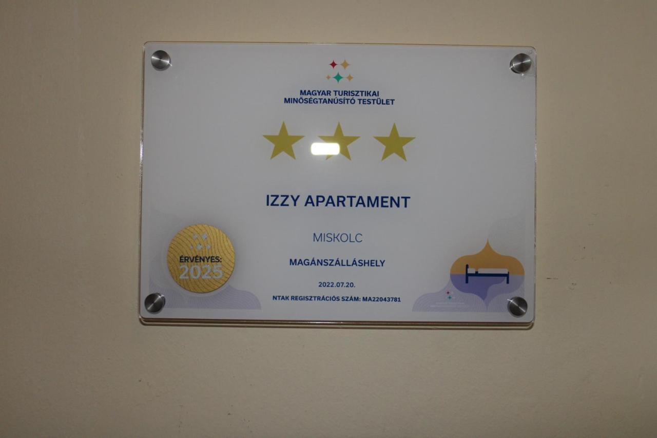 Izzy Apartament Apartment Miskolc Luaran gambar
